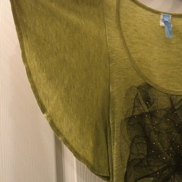 Annabelle green floral top with flare sleeves - Picture 3 of 4